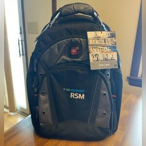NWT Unisex SwissGear Synergy Pro 16” Laptop Backpack